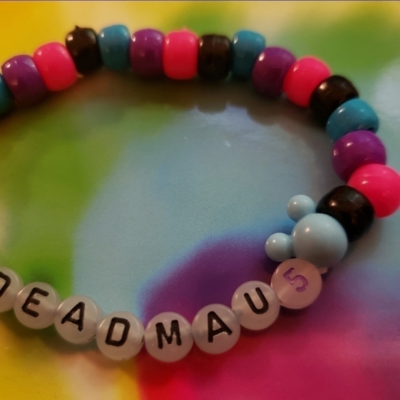 GLOW in the dark Deadmau5 Kandi word Bracelet - Picture 2 of 5